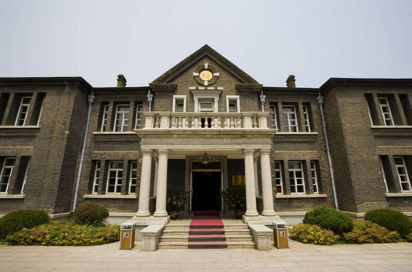 横图,室外,特写,白天,旅游,度假,名胜古迹,城市风光,标志建筑,城市,地标,建筑,中国,亚洲,遗迹,景观,建筑群,古迹,历史,文物,娱乐,建设,古建筑,历史建筑,地标建筑,享受,休闲,旅游胜地,放松,参观,古文明,东亚,伪满,吉林,长春,伪满皇宫,中华人民共和国,旅行,皇宫,bj174