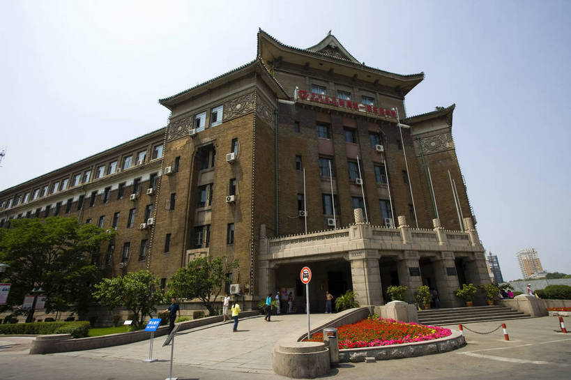 横图,室外,白天,旅游,度假,名胜古迹,城市风光,标志建筑,城市,地标,建筑,中国,亚洲,遗迹,古迹,历史,文物,娱乐,建设,古建筑,历史建筑,地标建筑,享受,休闲,旅游胜地,放松,参观,古文明,东亚,伪满,吉林,吉林省,长春,长春市,中华人民共和国,省会,东北地区,吉,旅行,新民大街,东北,中国东北地区,东北三省,东三省,八大部,伪满八大部,bj174