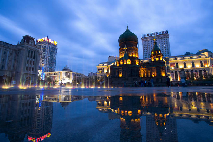 教堂,横图,室外,旅游,度假,名胜古迹,城市风光,标志建筑,城市,地标,建筑,夜景,中国,亚洲,遗迹,灯光,古迹,文化,文物,娱乐,建设,古建筑,历史建筑,特色,地标建筑,享受,休闲,灿烂,旅游胜地,放松,哈尔滨,黑,古文明,东亚,黑龙江,黑龙江省,索菲亚大教堂,中华人民共和国,省会,灯火辉煌,东北地区,哈尔滨市,圣索菲亚教堂,旅行,俄罗斯文化,哈尔滨圣索菲亚大教堂,中央大街,哈尔滨中央大街,道里区,东北,中国东北地区,东北三省,东三省,bj174