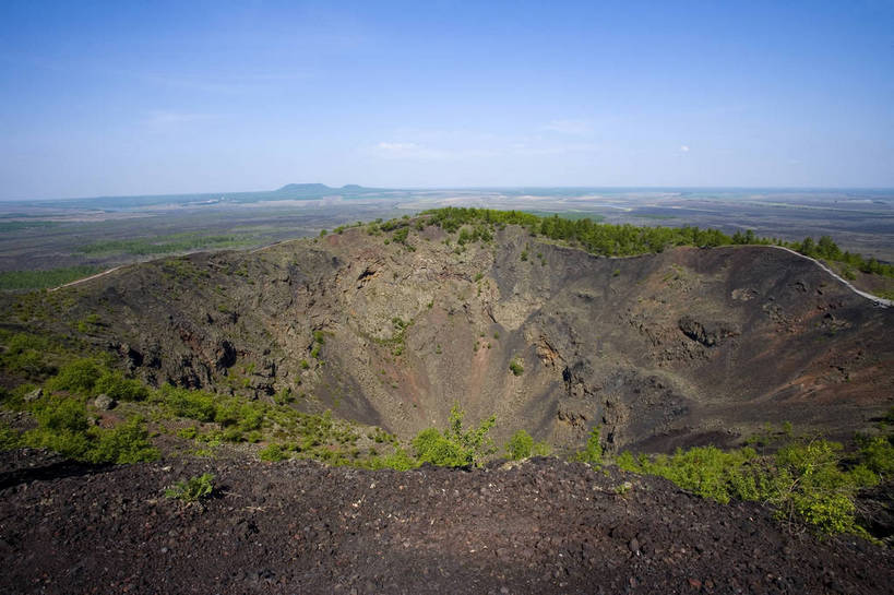 横图,彩色,室外,特写,白天,旅游,度假,火山,名胜古迹,标志建筑,地标,建筑,中国,亚洲,遗迹,图片,火山口,山路,古迹,文物,娱乐,建设,古建筑,自然,享受,休闲,旅游胜地,景色,放松,摄影,自然风光,古文明,东亚,黑龙江,中华人民共和国,山石,旅行,五大连池,bj174