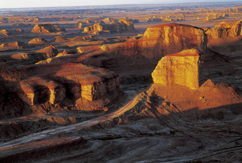 横图,俯视,彩色,室外,白天,旅游,荒凉,丘陵,峡谷,中国,亚洲,壮观,景观,自然,远景,旅游胜地,摄影,人文景观,地理,空旷,鸟瞰,东亚,地貌,魔鬼城,新疆,中华人民共和国,苍凉,旅行,地质,bj174