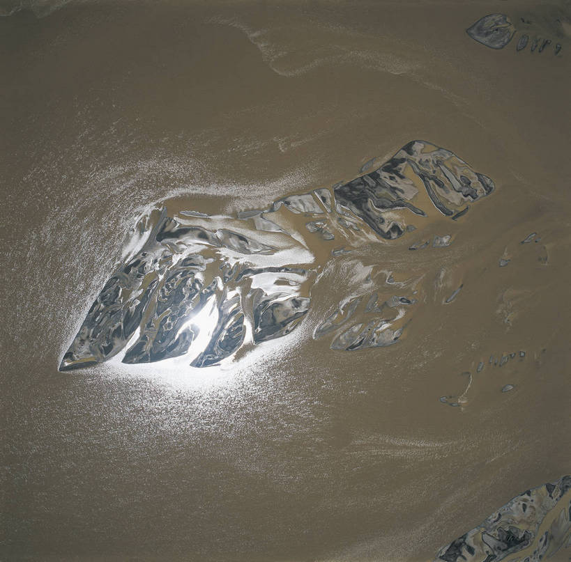 横图,俯视,航拍,彩色,室外,白天,旅游,湖泊,雪山,中国,亚洲,壮观,高山,景观,山峦,西藏,雅鲁藏布江,自然,远景,摄影,人文景观,雄伟,鸟瞰,东亚,地貌,中华人民共和国,世界屋脊,旅行,地质,bj174