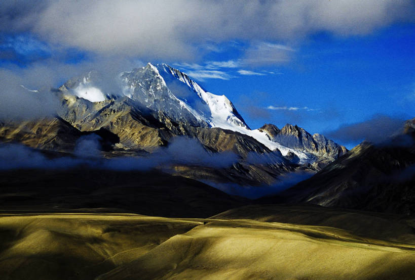 横图,彩色,室外,白天,旅游,荒凉,丘陵,峡谷,雪山,中国,亚洲,壮观,景观,山峦,云雾,西藏,自然,摄影,人文景观,雄伟,空旷,近景,东亚,地貌,中华人民共和国,阿里,旅行,地质,bj174