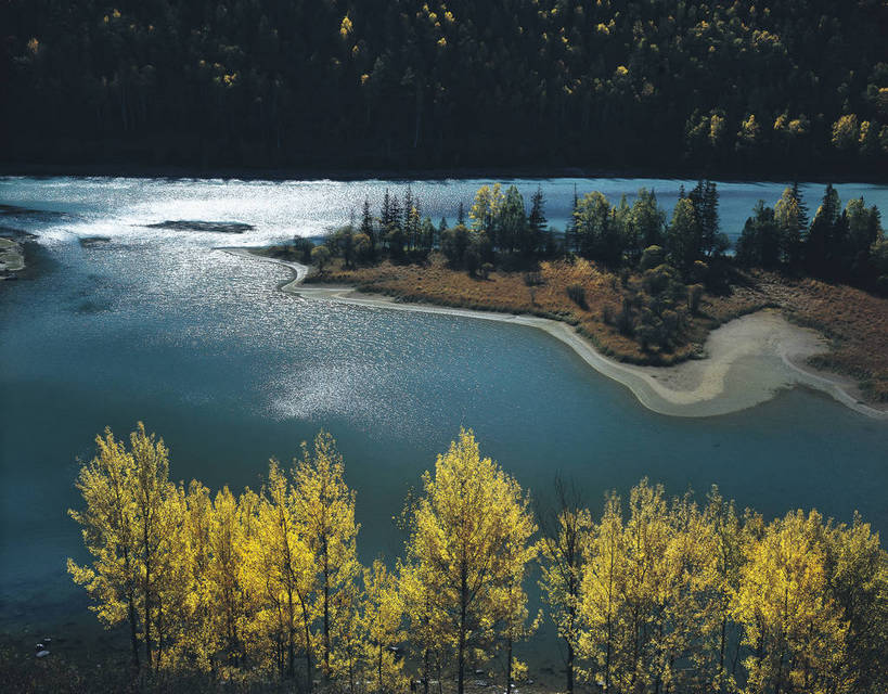 横图,俯视,湖泊,树林,中国,亚洲,绿色的,绿色,摄影,东亚,新疆,阿勒泰地区,布尔津县,伊犁,中华人民共和国,新疆维吾尔自治区,西北地区,阿勒泰,阿勒泰市,伊犁哈萨克自治州,秋天,彩图,布尔津,哈巴河,哈巴河县,喀纳斯综合自然景观保护区,新,bj174