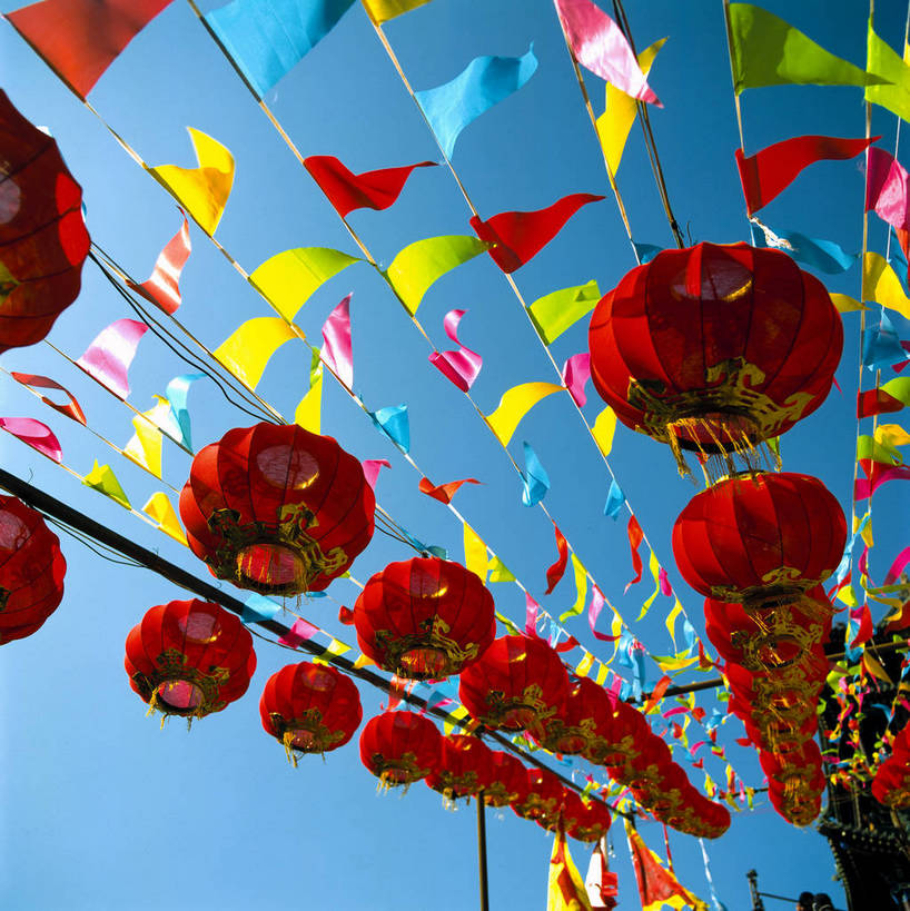 竖图,中国,亚洲,节日,彩旗,灯笼,蓝天,喜庆,竖,摄影,矗立,耸立,东亚,中华人民共和国,挺立,彩图,bj174