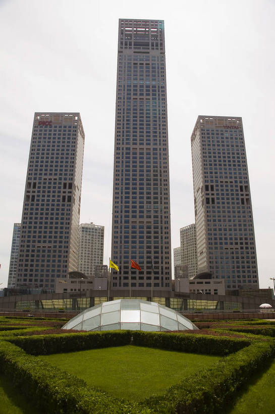 竖图,彩色,室外,特写,白天,旅游,度假,办公楼,名胜古迹,标志建筑,大厦,地标,建筑,北京,中国,亚洲,遗迹,建筑群,首都,古迹,文物,娱乐,建设,现代,古建筑,天空,绿地,地标建筑,享受,休闲,旅游胜地,放松,竖,摄影,矗立,耸立,古文明,东亚,中华人民共和国,北京市,京,北平,华北地区,挺立,发达,旅行,北京CBD,北京商务中心区,中国北京大北窑,城市公园,bj174