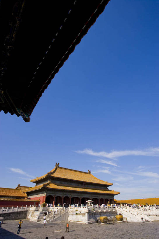 故宫,宫殿,栏杆,竖图,彩色,室外,白天,旅游,度假,名胜古迹,标志建筑,地标,建筑,北京,中国,亚洲,风俗,遗迹,扶手,图片,文化遗产,建筑群,古典,古迹,历史,文化,文物,娱乐,建设,传统,古建筑,护栏,台阶,蓝天,紫禁城,享受,休闲,石阶,旅游胜地,放松,精神,竖,摄影,古代建筑,皇帝,权威,矗立,象征,高贵,耸立,古文明,东亚,中华人民共和国,权力,统治,威严,权势,挺立,乾清宫,古代文明,制度,天子,九五之尊,圣上,统治者,陛下,官家,势力,旅行,传统文化,bj174