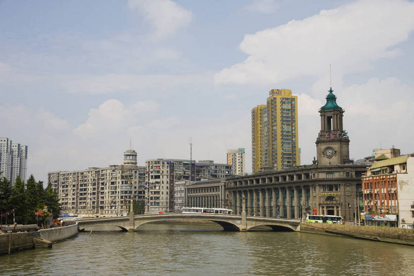 横图,彩色,室外,白天,河流,城市,大桥,大厦,建筑,上海,中国,亚洲,都市,白云,蓝天,摄影,苏州河,东亚,中华人民共和国,大楼,bj174