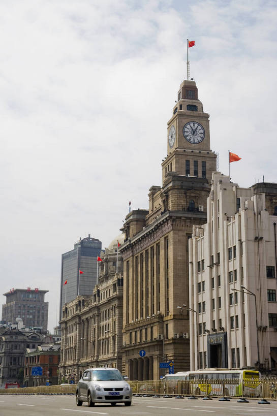 竖图,彩色,室外,办公楼,大厦,建筑,街道,摩天大楼,上海,中国,亚洲,交通,白云,蓝天,外滩,办公大楼,摩天大厦,摄影,东亚,中华人民共和国,商业,大楼,bj174