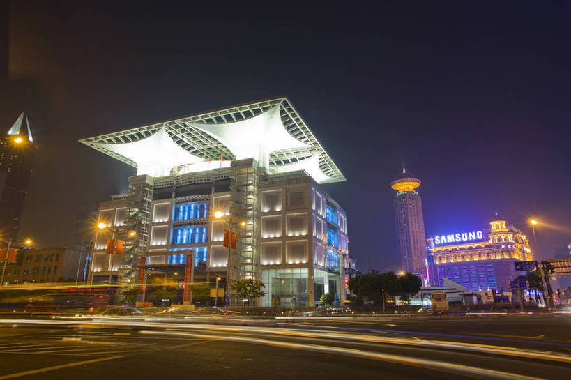 横图,彩色,室外,旅游,度假,美景,名胜古迹,城市风光,标志建筑,道路,地标,建筑,街道,路,夜景,公路,上海,中国,亚洲,遗迹,景观,灯光,交通,古迹,文物,娱乐,建设,古建筑,地标建筑,人民广场,享受,休闲,灿烂,旅游胜地,景色,放松,摄影,上海城市规划馆,申,黄浦区,古文明,东亚,上海城市规划展示馆,上海市,中华人民共和国,沪,华东地区,上海人民广场,马路,旅行,上海城市规划展览馆,bj174