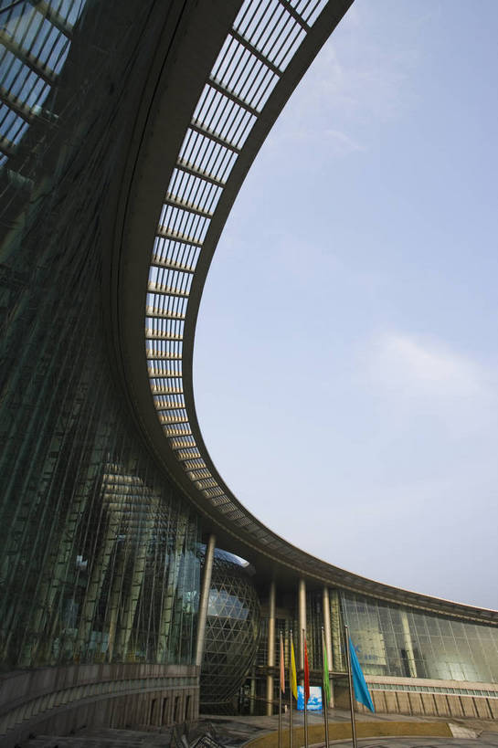 竖图,彩色,室外,特写,白天,旅游,度假,名胜古迹,标志建筑,地标,建筑,上海,中国,亚洲,遗迹,景观,古迹,文物,娱乐,建设,古建筑,浦东,蓝天,享受,休闲,旅游胜地,放松,竖,摄影,上海科技馆,部分,申,科技馆,浦东新区,世纪大道,古文明,东亚,上海市,中华人民共和国,沪,华东地区,旅行,bj174