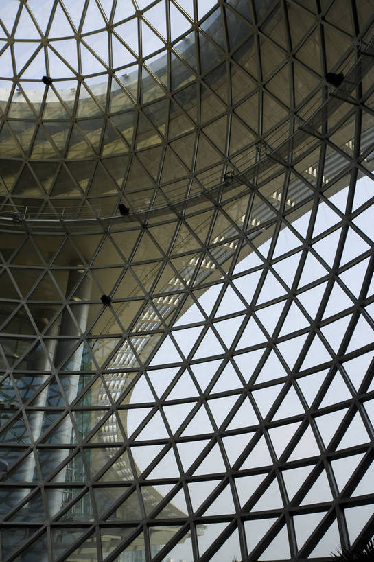 竖图,彩色,室外,特写,白天,旅游,度假,名胜古迹,标志建筑,地标,建筑,上海,中国,亚洲,遗迹,景观,古迹,文物,娱乐,建设,古建筑,浦东,蓝天,享受,休闲,旅游胜地,放松,竖,摄影,上海科技馆,部分,申,玻璃幕墙,浦东新区,世纪大道,古文明,东亚,上海市,中华人民共和国,沪,华东地区,旅行,bj174