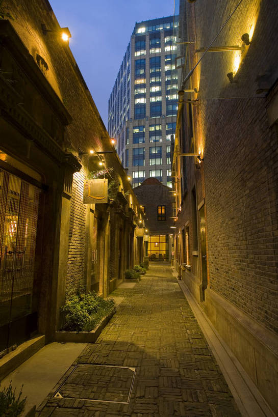 酒吧,竖图,彩色,室外,购物,美景,道路,建筑,街道,路,夜景,公路,上海,中国,亚洲,景观,灯光,交通,商业街,休闲,灿烂,景色,摄影,新天地,东亚,中华人民共和国,马路,商业,大楼,bj174