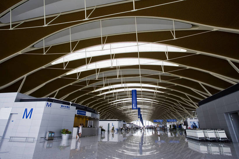 横图,彩色,室内,白天,飞机场,建筑,上海,中国,亚洲,交通,候机厅,大厅,旅客,浦东国际机场,浦东机场,航站楼,运输,摄影,东亚,中华人民共和国,bj174