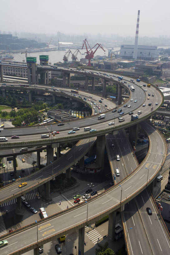 竖图,彩色,室外,白天,旅游,度假,名胜古迹,标志建筑,大桥,地标,建筑,立交桥,上海,中国,亚洲,遗迹,高架,斜拉桥,交通,古迹,文物,娱乐,建设,古建筑,黄浦江,享受,休闲,旅游胜地,放松,运输,摄影,南浦大桥,引桥,古文明,东亚,中华人民共和国,江,旅行,快速路,bj174