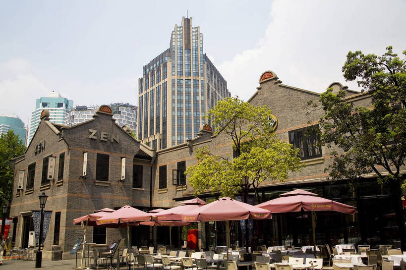 酒吧,横图,彩色,室外,白天,旅游,度假,美景,名胜古迹,标志建筑,道路,地标,建筑,街道,路,商场,公路,上海,中国,亚洲,遗迹,景观,建筑群,交通,古迹,文物,娱乐,建设,古建筑,享受,休闲,旅游胜地,景色,放松,摄影,新天地,茶座,古文明,东亚,中华人民共和国,马路,旅行,bj174