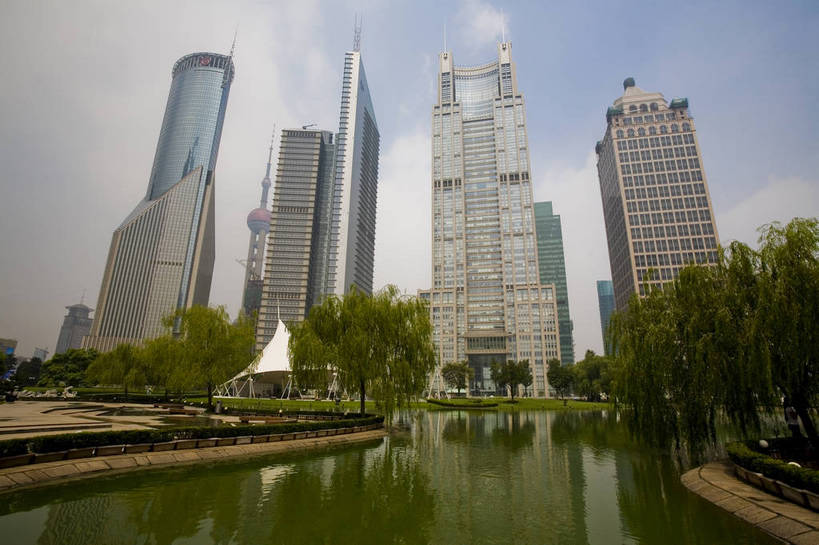 横图,彩色,室外,白天,旅游,度假,办公楼,名胜古迹,城市风光,标志建筑,大厦,地标,建筑,上海,中国,亚洲,遗迹,景观,建筑群,古迹,文物,娱乐,建设,古建筑,浦东,蓝天,绿地,地标建筑,享受,休闲,旅游胜地,放松,摄影,金融中心,古文明,东亚,中华人民共和国,陆家嘴绿地,旅行,城市公园,bj174