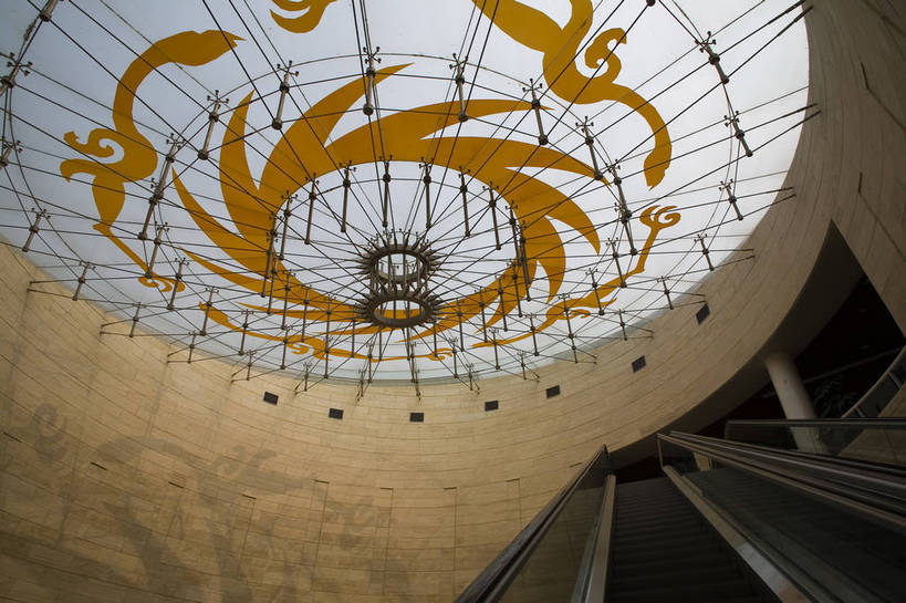 无人,横图,彩色,室内,白天,旅游,天花板,三亚,中国,亚洲,扶梯,屋顶,文化遗产,海湾,墙壁,海南,摄影,海南省,四川省,中国文化,东亚,四川,成都,成都市,三亚市,中华人民共和国,华南地区,省会,西南地区,川,琼,青羊区,旅行,亚龙湾,传统文化,亚龙湾国家旅游度假区,金茂三亚丽思卡尔顿酒店,金沙遗址,三亚金茂丽思卡尔顿酒店,bj174