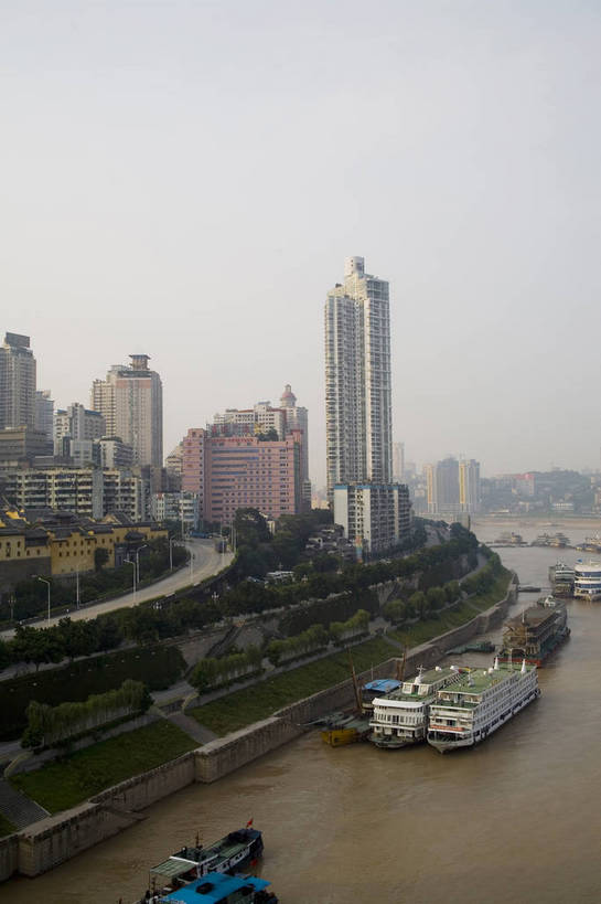 无人,竖图,彩色,室外,白天,城市风光,道路,路,公路,船,重庆,中国,亚洲,景观,建筑群,渡船,交通,现代建筑,竖,摄影,四川省,东亚,嘉陵江,中华人民共和国,江,马路,朝天门,bj174