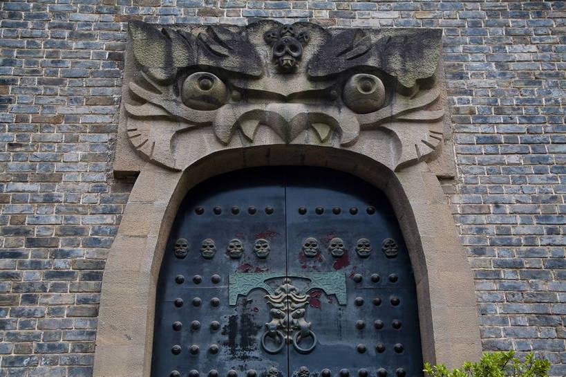 无人,横图,彩色,室外,白天,旅游,度假,名胜古迹,标志建筑,地标,建筑,雕塑,中国,亚洲,遗迹,雕像,建筑群,古典,古迹,文物,娱乐,建设,古建筑,享受,休闲,旅游胜地,放松,摄影,四川省,中国文化,古文明,东亚,中华人民共和国,旅行,丰都,丰都鬼城,传统文化,bj174