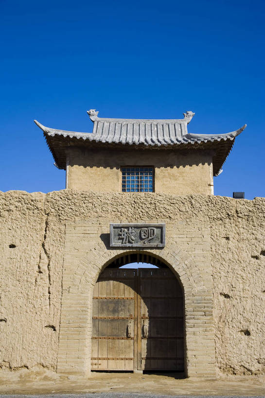 无人,竖图,彩色,室外,特写,白天,旅游,度假,名胜古迹,标志建筑,地标,建筑,中国,亚洲,遗迹,古迹,文物,娱乐,建设,古建筑,享受,休闲,旅游胜地,放松,竖,摄影,人文景观,古代建筑,中国文化,古文明,东亚,宁夏,银川,镇北堡影视城,影视城,首府,中华人民共和国,西北地区,银川市,宁夏回族自治区,宁,旅行,镇北堡,镇北堡西部影视城,bj174