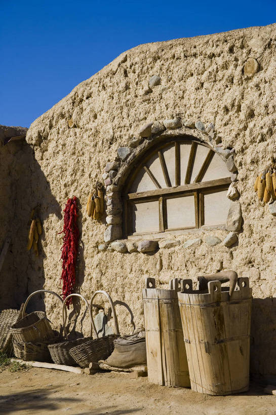 无人,竖图,彩色,室外,特写,白天,旅游,度假,名胜古迹,标志建筑,地标,建筑,中国,亚洲,遗迹,古迹,文物,娱乐,建设,古建筑,享受,休闲,旅游胜地,放松,竖,摄影,人文景观,古代建筑,中国文化,古文明,东亚,宁夏,银川,镇北堡影视城,影视城,首府,中华人民共和国,西北地区,银川市,宁夏回族自治区,宁,旅行,镇北堡,镇北堡西部影视城,bj174