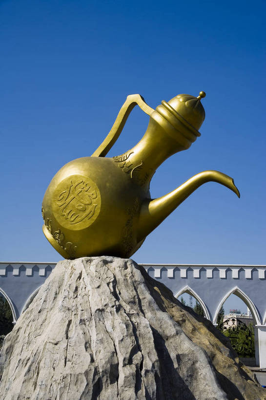 无人,竖图,彩色,室外,白天,旅游,度假,名胜古迹,标志建筑,地标,建筑,雕塑,上海,中国,亚洲,遗迹,艺术,装饰,雕刻,雕像,古迹,文物,娱乐,建设,古建筑,工艺品,享受,休闲,旅游胜地,放松,竖,摄影,纪念,美术,申,主题,陈列,宝山区,古文明,东亚,宁夏,银川,上海市,中华人民共和国,沪,华东地区,功能,美学,民族建筑,旅行,宝山,星月广场,星月国际商务广场,bj174