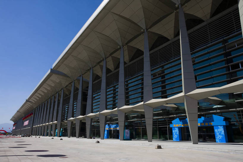 横图,彩色,室外,白天,旅游,度假,美景,城市风光,城市,道路,建筑,中国,亚洲,景观,娱乐,现代建筑,享受,休闲,景色,放松,摄影,展览馆,东亚,宁夏,银川,首府,中华人民共和国,西北地区,银川市,宁夏回族自治区,宁,马路,旅行,金凤区,银川国际会展中心,bj174