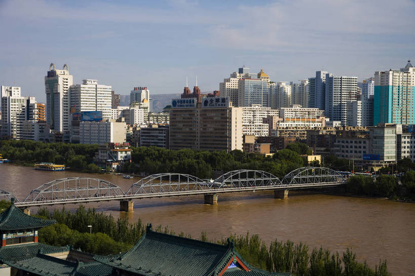 无人,横图,彩色,室外,白天,旅游,度假,美景,城市风光,城市,建筑,黄河,中国,亚洲,行人,景观,建筑群,桥,交通,娱乐,铁桥,享受,休闲,景色,放松,摄影,东亚,甘肃,中华人民共和国,兰州,旅行,黄河铁桥,中山桥,bj174