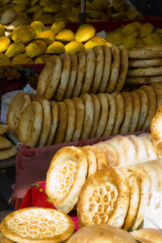 无人,竖图,彩色,室外,白天,中国,亚洲,民俗,熟食,食品,饼,食物,竖,摄影,东亚,乌鲁木齐,新疆,馕,馕饼,中华人民共和国,胡饼,埃特买克,炉饼,尤哈,bj174