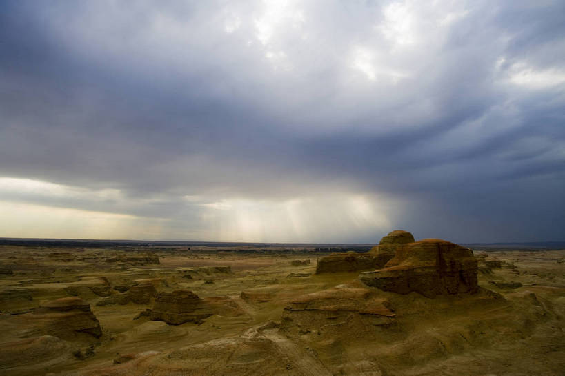 无人,横图,彩色,室外,特写,白天,旅游,度假,名胜古迹,峡谷,标志建筑,地标,建筑,中国,亚洲,遗迹,古迹,文物,娱乐,建设,古建筑,自然,奇石,享受,休闲,旅游胜地,放松,摄影,自然风光,古文明,东亚,地貌,魔鬼城,新疆,乌尔禾风城,克拉玛依,中华人民共和国,新疆维吾尔自治区,西北地区,克拉玛依市,石头城,旅行,准噶尔,准噶尔盆地,地质,新,bj174
