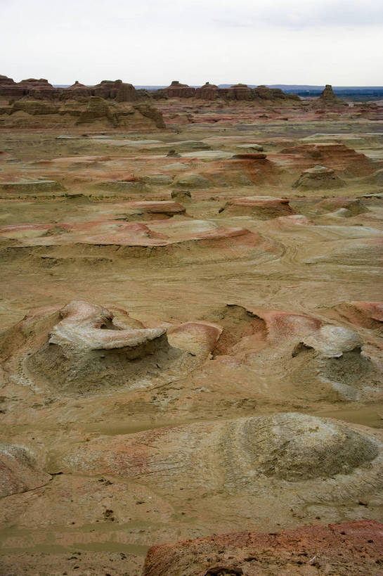 无人,竖图,彩色,室外,特写,白天,旅游,度假,名胜古迹,峡谷,标志建筑,地标,建筑,中国,亚洲,遗迹,古迹,文物,娱乐,建设,古建筑,自然,奇石,享受,休闲,旅游胜地,放松,竖,摄影,自然风光,古文明,东亚,地貌,魔鬼城,新疆,乌尔禾风城,克拉玛依,中华人民共和国,新疆维吾尔自治区,西北地区,克拉玛依市,石头城,旅行,准噶尔,准噶尔盆地,地质,新,bj174