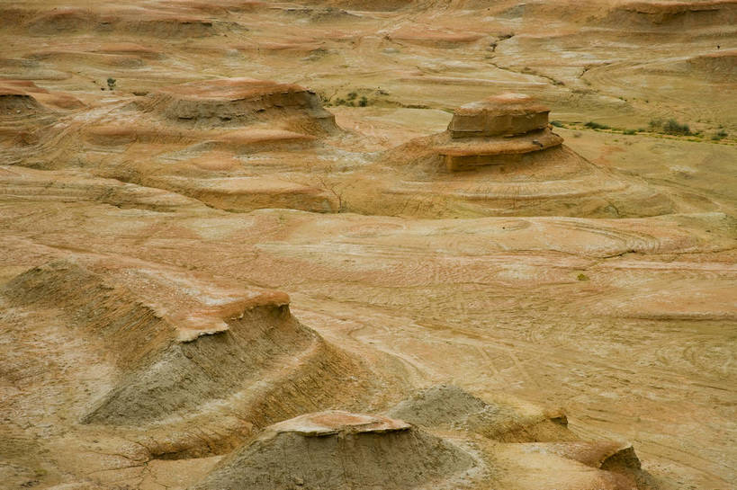 无人,横图,彩色,室外,特写,白天,旅游,度假,名胜古迹,峡谷,标志建筑,地标,建筑,中国,亚洲,遗迹,古迹,文物,娱乐,建设,古建筑,自然,奇石,享受,休闲,旅游胜地,放松,摄影,自然风光,古文明,东亚,地貌,魔鬼城,新疆,乌尔禾风城,克拉玛依,中华人民共和国,新疆维吾尔自治区,西北地区,克拉玛依市,石头城,旅行,准噶尔,准噶尔盆地,地质,新,bj174