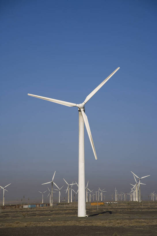 无人,工厂,竖图,彩色,室外,白天,旅游,机器,技术,科技,风车,中国,亚洲,环保,电力,科学,景观,电能,设备,机械,发电厂,发电站,竖,工业,摄影,能源,电,电源,回收,资源,能量,利用,低碳,东亚,循环,新疆,电厂,中华人民共和国,持续,叶片,旅行,制造厂,生产工厂,风电厂,风力发电厂,达坂城,bj174