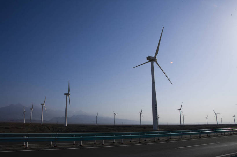 无人,工厂,横图,彩色,室外,白天,旅游,机器,技术,科技,风车,中国,亚洲,环保,电力,科学,景观,电能,设备,机械,发电厂,发电站,工业,摄影,能源,电,电源,回收,资源,能量,利用,低碳,东亚,循环,新疆,电厂,中华人民共和国,持续,叶片,旅行,制造厂,生产工厂,风电厂,风力发电厂,达坂城,bj174