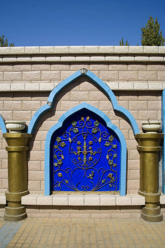 无人,竖图,彩色,室外,特写,白天,旅游,度假,名胜古迹,标志建筑,地标,建筑,中国,亚洲,遗迹,民俗,浮雕,景观,古迹,文物,娱乐,建设,古建筑,现代建筑,享受,休闲,旅游胜地,放松,竖,摄影,雕花,清真寺,古文明,东亚,吐鲁番,新疆,中华人民共和国,旅行,坎儿井,bj174