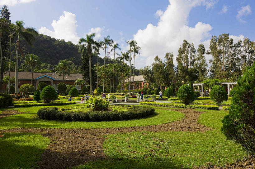 家,花园,横图,彩色,室外,白天,旅游,度假,草坪,名胜古迹,树林,标志建筑,地标,建筑,台湾,中国,亚洲,遗迹,房屋,屋子,古迹,文物,娱乐,建设,古建筑,楼房,住宅,白云,蓝天,自然,享受,休闲,旅游胜地,放松,摄影,蒋介石,故居,古文明,东亚,中华人民共和国,台北市,政治家,外交家,旅行,房子,士林官邸,蒋宋美龄,宋美龄,bj174