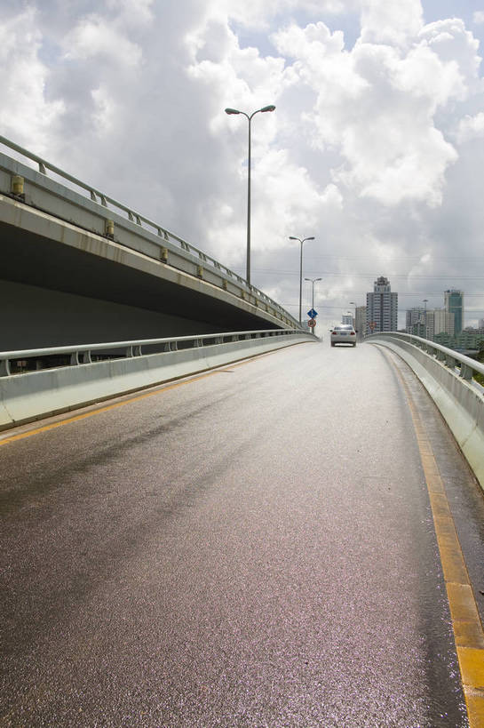 无人,竖图,彩色,室外,白天,旅游,城市风光,道路,建筑,中国,亚洲,景观,建筑群,交通,现代建筑,海南,天空,旅游胜地,竖,摄影,海南省,东亚,中华人民共和国,华南地区,省会,海口,海口市,琼,马路,旅行,海口世纪大桥,龙华区,世纪大桥,bj174