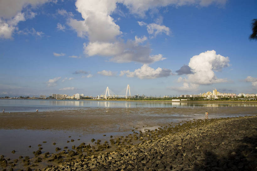 无人,横图,彩色,室外,旅游,城市风光,大桥,建筑,夜景,中国,亚洲,景观,建筑群,桥,灯光,跨海大桥,现代建筑,海南,天空,灿烂,旅游胜地,摄影,海南省,海滨,东亚,中华人民共和国,华南地区,省会,海口,海口市,琼,旅行,海口世纪大桥,龙华区,世纪大桥,bj174