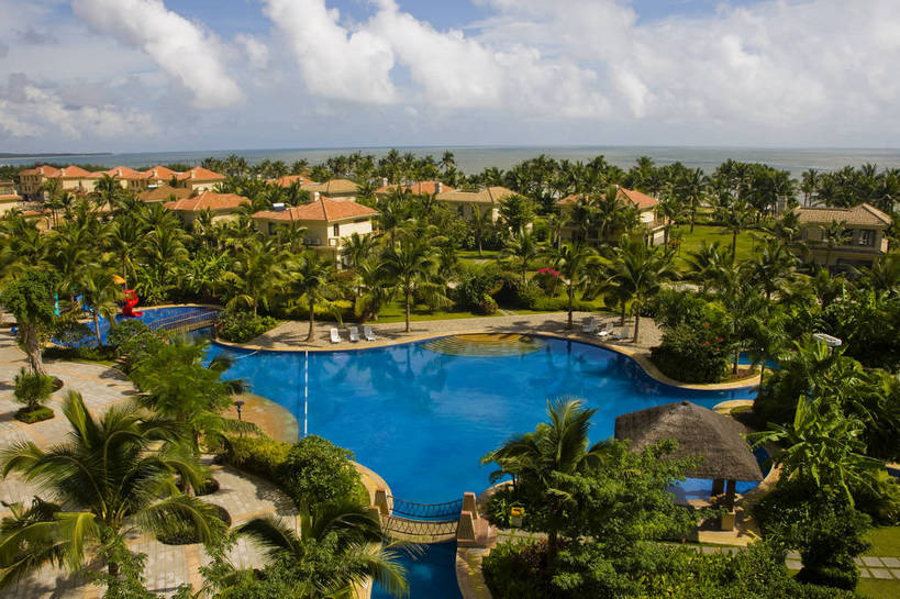 无人,游泳池,横图,彩色,室外,特写,白天,旅游,树林,植物,别墅,建筑,酒店,椰树,叶子,中国,亚洲,景观,绿叶,树,树木,海南,绿色,天空,自然,休闲,嫩叶,旅游胜地,摄影,海南省,生长,成长,海滨,度假村,东亚,中华人民共和国,华南地区,琼,叶,叶片,海,棕榈,椰子树,旅行,博鳌,博鳌镇,琼东,琼海,琼海市,博鳌玉带湾大酒店,bj174