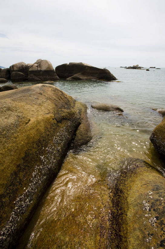 无人,竖图,彩色,室外,白天,旅游,石头,三亚,中国,亚洲,海南,天空,休闲,旅游胜地,竖,摄影,海滨,东亚,天涯海角,中华人民共和国,海,海滩,旅行,bj174