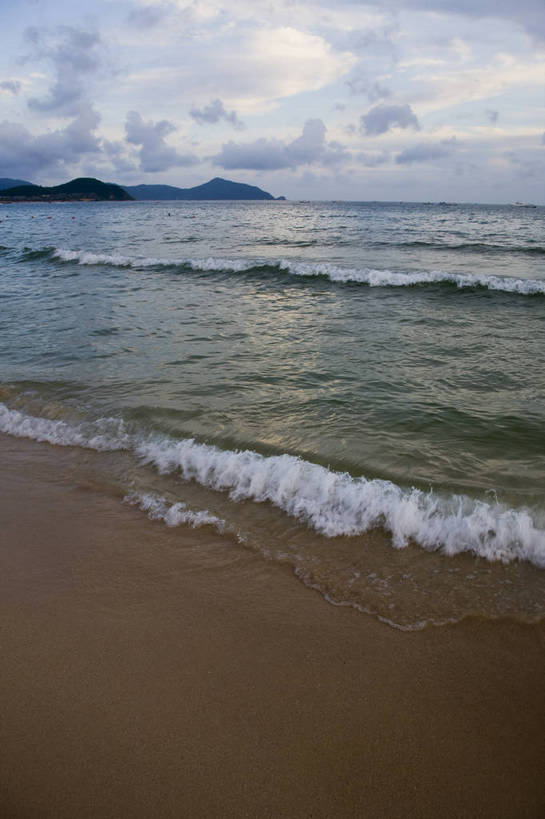 无人,竖图,彩色,室外,白天,旅游,沙滩,三亚,中国,亚洲,海南,天空,休闲,旅游胜地,竖,摄影,海南省,海滨,东亚,三亚市,中华人民共和国,华南地区,琼,海,海滩,旅行,大东海,bj174