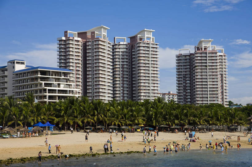 横图,彩色,室外,白天,旅游,沙滩,建筑,三亚,中国,亚洲,游人,建筑群,海南,天空,休闲,旅游胜地,摄影,海南省,海滨,东亚,三亚市,中华人民共和国,华南地区,琼,海,海滩,旅行,大东海,bj174