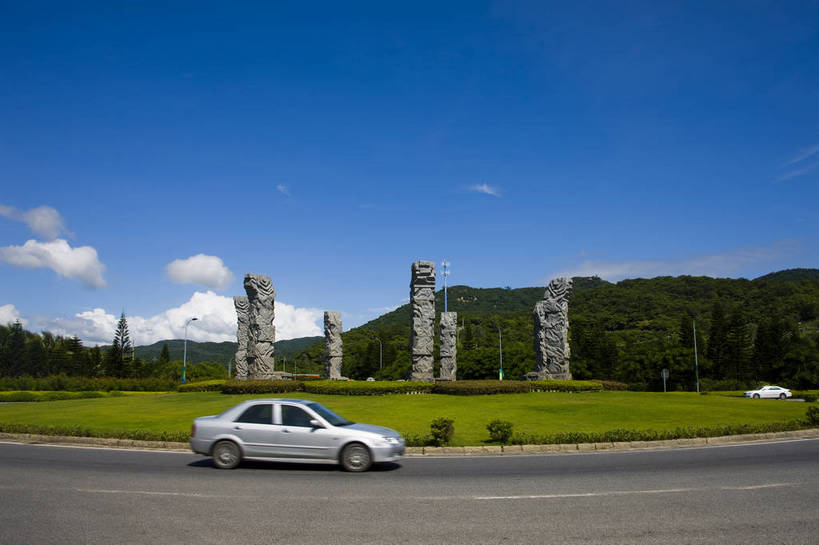 无人,横图,彩色,室外,白天,旅游,草坪,树林,道路,公路,汽车,三亚,中国,亚洲,石柱,海南,绿地,旅游胜地,摄影,度假村,东亚,中华人民共和国,旅行,亚龙湾,bj174
