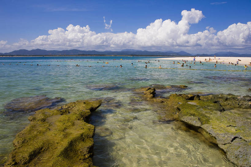 横图,彩色,室外,白天,旅游,沙滩,三亚,中国,亚洲,云,海南,天空,休闲,旅游胜地,摄影,海滨,东亚,中华人民共和国,海,海滩,旅行,蜈支洲岛,bj174