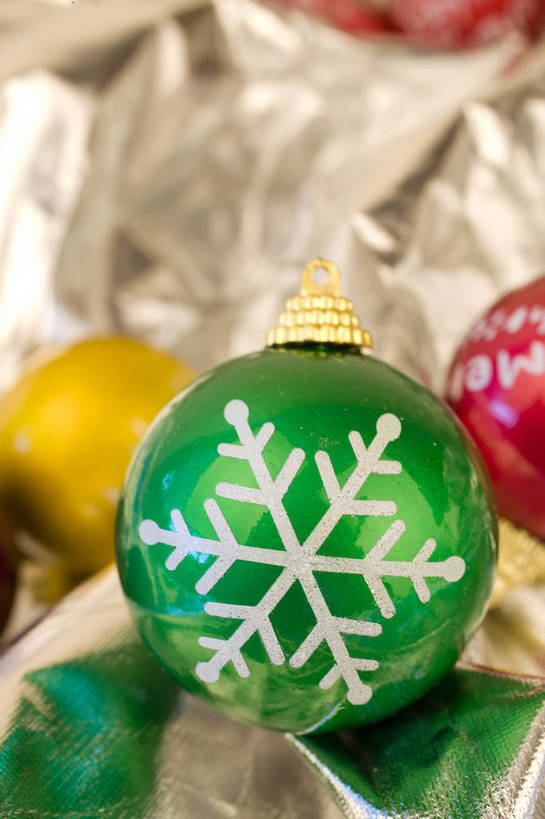 无人,竖图,彩色,室内,静物,中国,许多,节日,装饰,图片,雪花,艺术品,圣诞,很多,球,装饰品,绿色,多个,竖,摄影,礼品,东亚,影棚拍摄,bj174