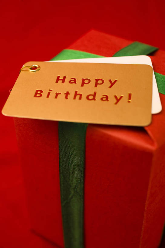 无人,竖图,彩色,室内,生日,静物,礼盒,中国,庆祝,图片,贺卡,艺术品,祝福,文化,盒子,装饰品,一个,蝴蝶结,卡片,竖,摄影,礼品,单个,庆贺,祝贺,礼仪,出生,祝愿,东亚,诞生,影棚拍摄,bj174