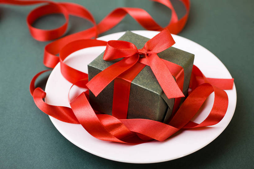 无人,横图,彩色,室内,静物,礼盒,中国,图片,艺术品,盒子,装饰品,两个,盘子,彩带,蝴蝶结,摄影,礼品,东亚,影棚拍摄,bj174