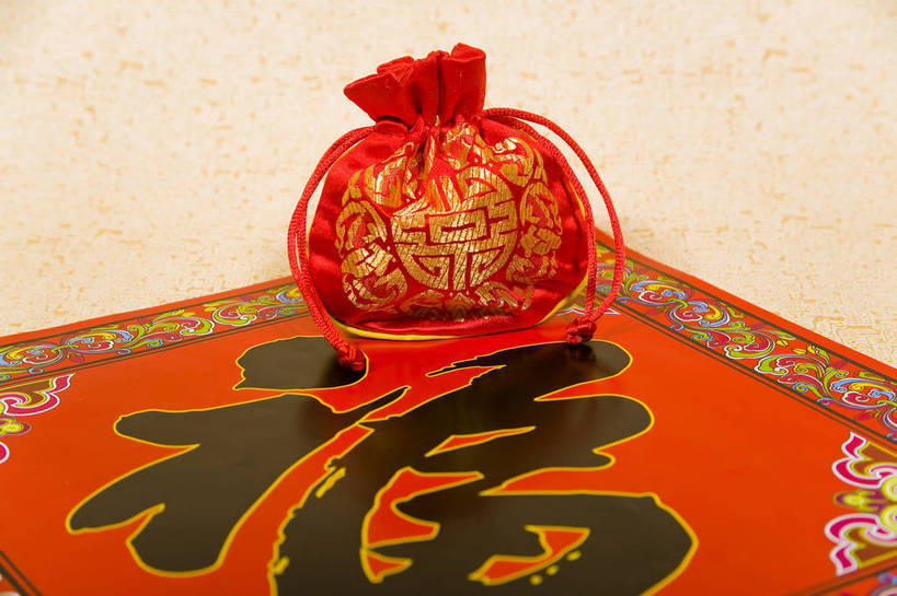 无人,横图,彩色,室内,静物,中国,节日,艺术,布袋,图片,艺术品,文化,物品,装饰品,两个,福字,饰品,贴画,工艺品,荷包,摄影,东亚,影棚拍摄,年画,bj174