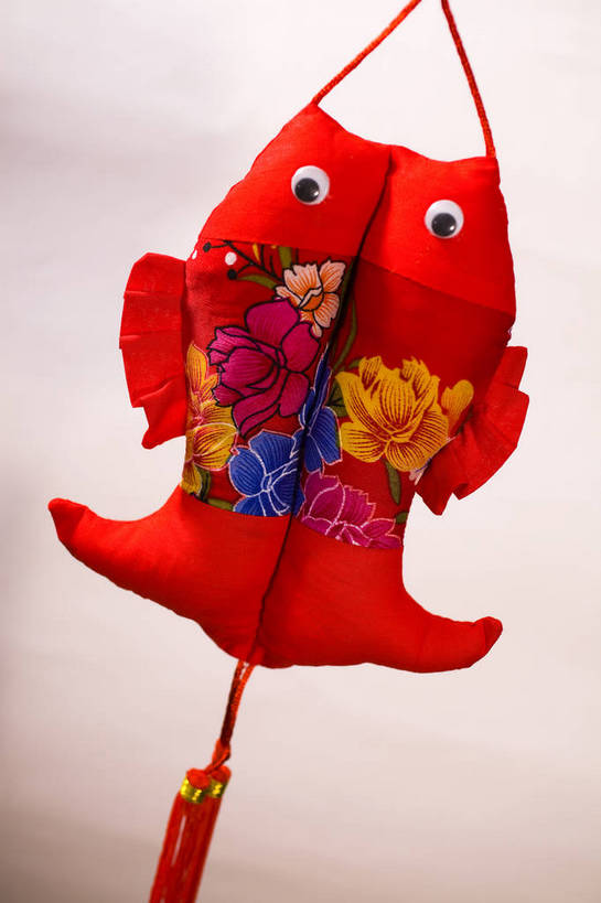 无人,竖图,彩色,室内,特写,静物,中国,鱼,图片,装饰品,一个,饰品,中国结,荷包,竖,摄影,单个,中国文化,东亚,影棚拍摄,传统文化,bj174